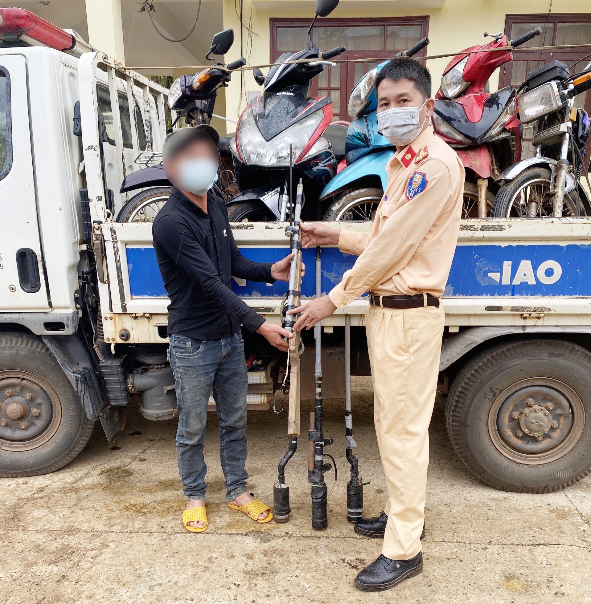 CSGT Công an Đắk Nông liên tiếp phát hiện, bắt giữ các vụ tàng trữ trái phép chất ma túy, vận chuyển hàng cấm